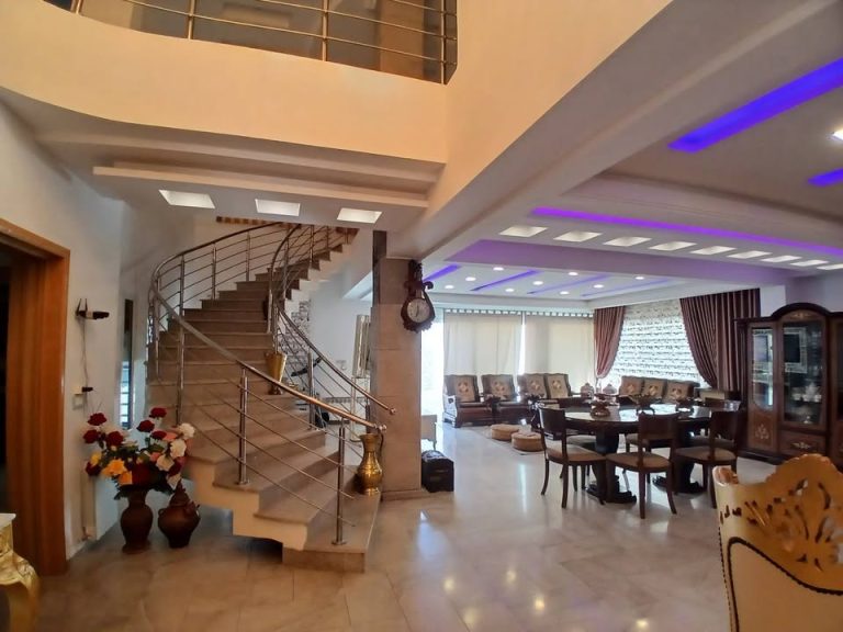 Un duplex avec piscine &agrave; mnihla