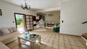 Villa de 320m2 sur terrain de 487m2
