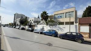 Villa de 414 m2 sur artre principale