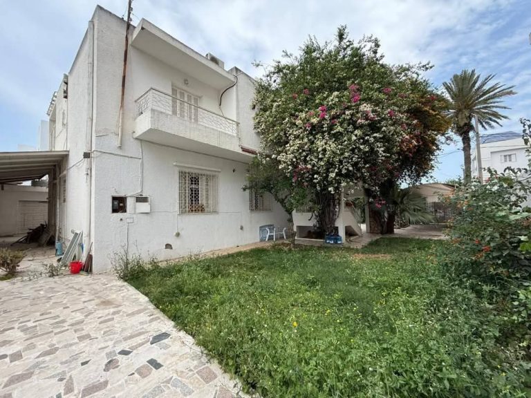 Villa a usage commercial &agrave; menzah 5