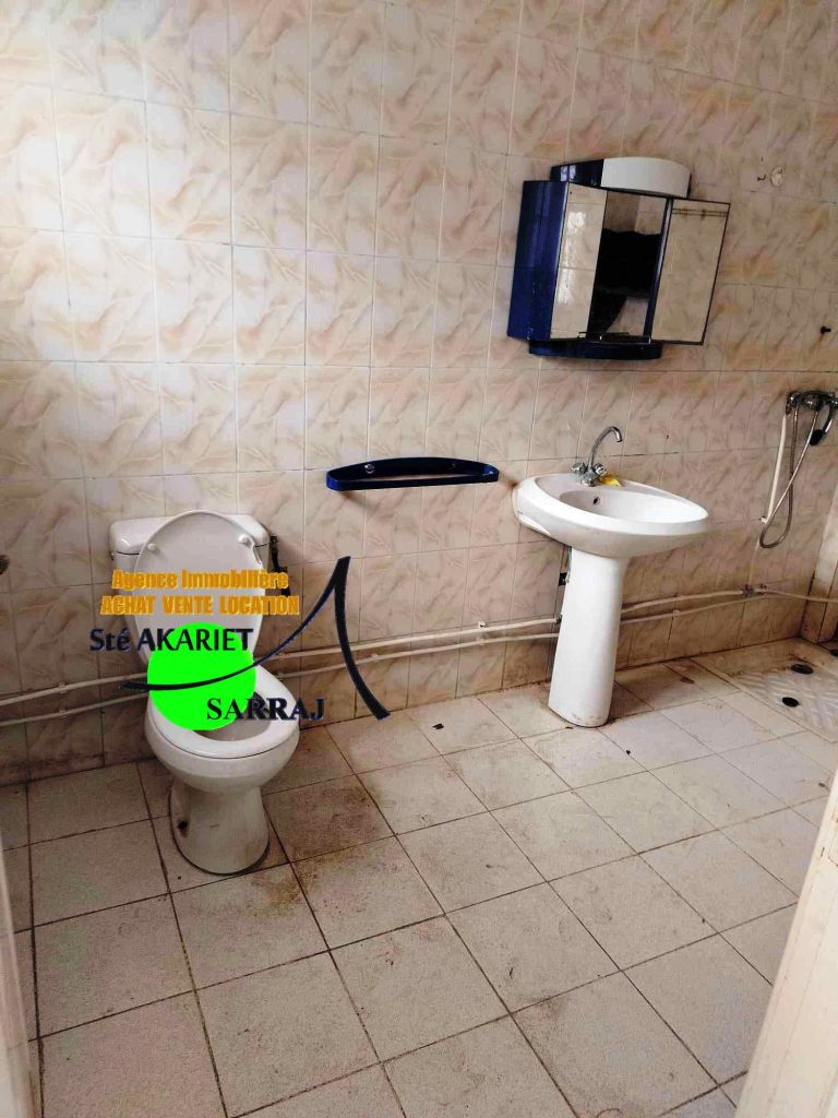 Maison style américain moyen standing à khzema est