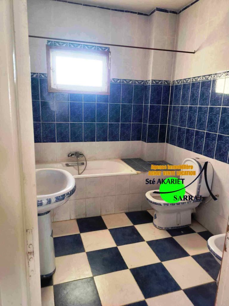 Maison style américain moyen standing à khzema est
