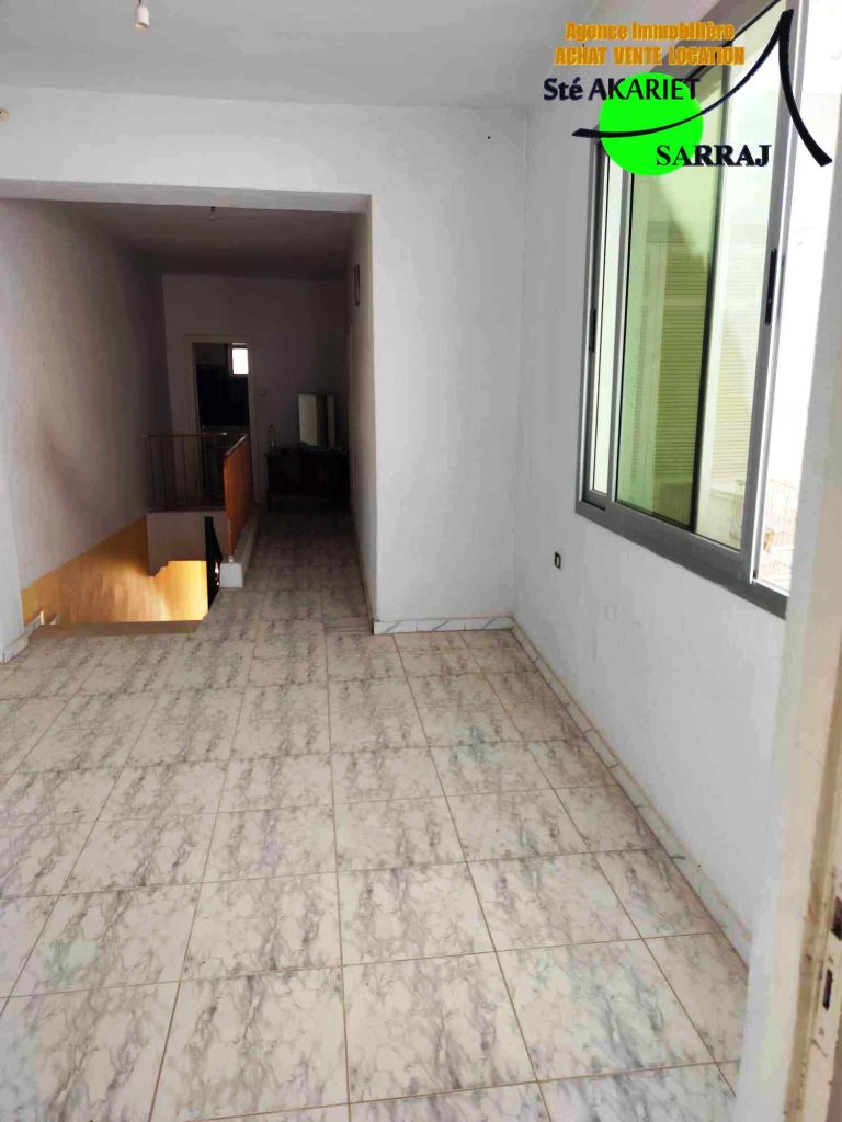 Maison style américain moyen standing à khzema est