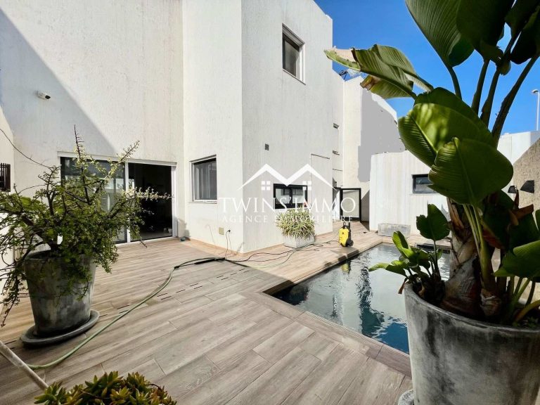 Villa de 250 m2 &agrave; la marsa