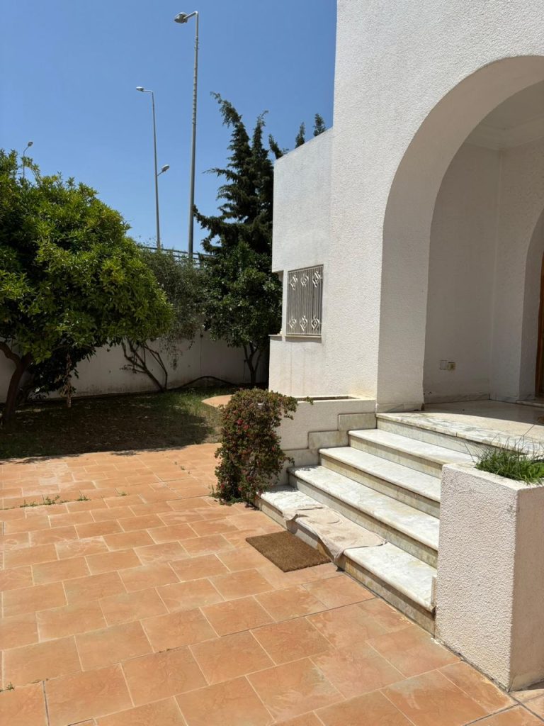Villa &agrave; ezzahra