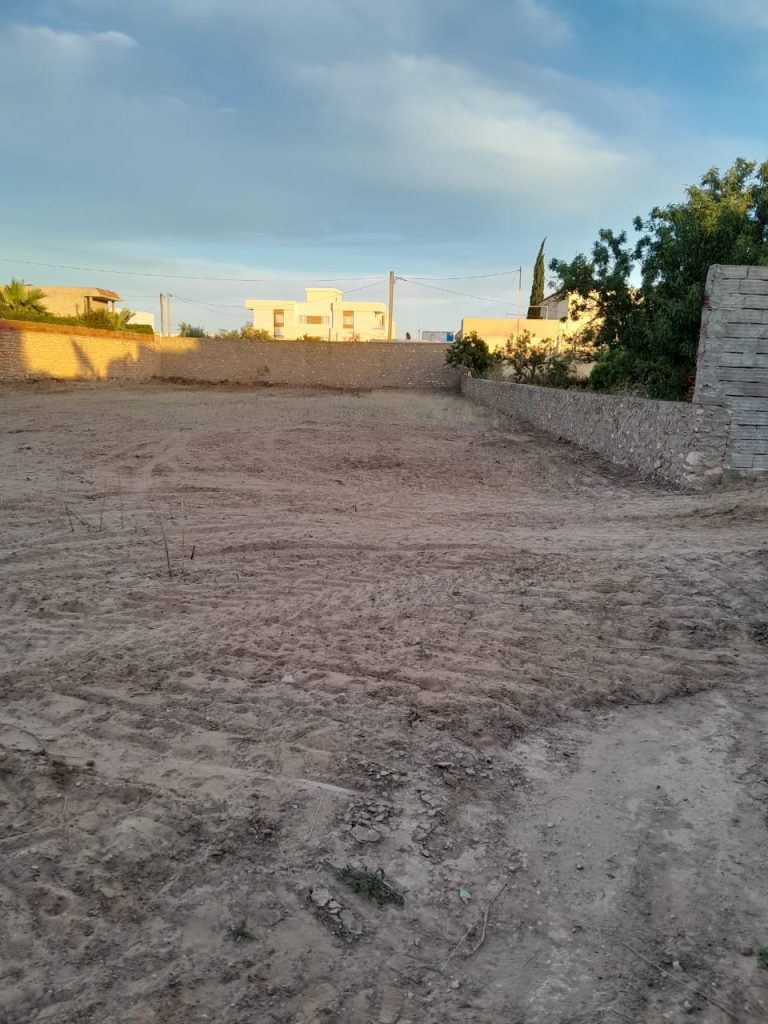 Terrain nu cl&ocirc;tur&eacute; 1090 m2 sakiet ezzit essedra