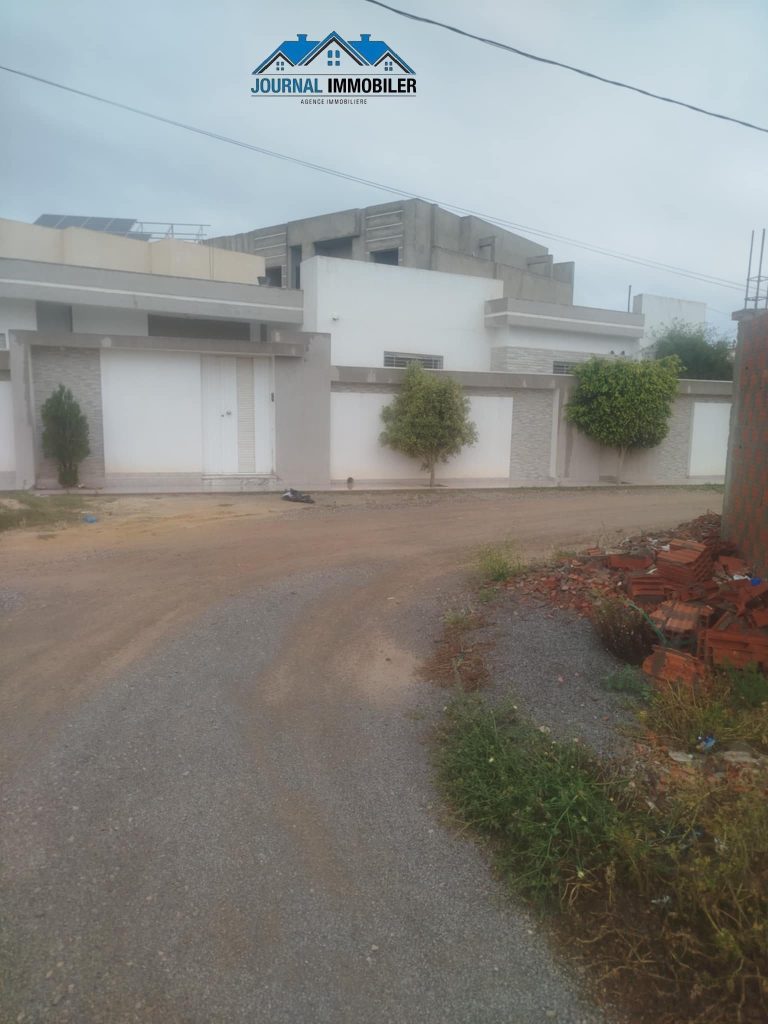 Terrain situ&eacute; &agrave; kala sghira