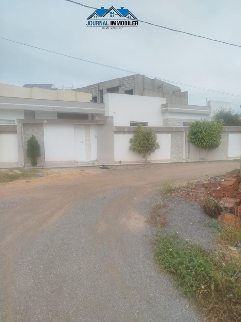 Terrain situ&eacute; &agrave; kala sghira