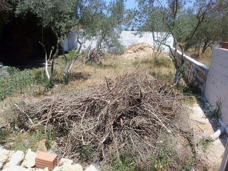 Maison rasjbel terrain 308 m 2 &agrave; 700m de rue