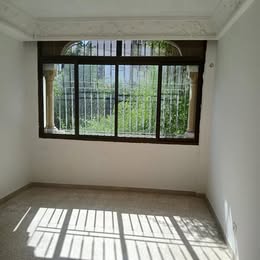 Appartement de bon standing salon avec 3 pi&eacute;ces