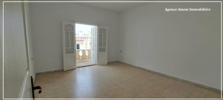 Villa de 02 étages à el mourouj 4