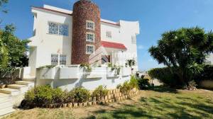 Villa de 600m sur terrain de 644 m
