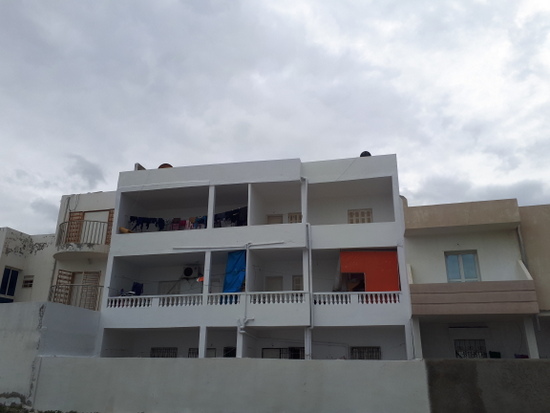 6 appartements &agrave; bord de la mer