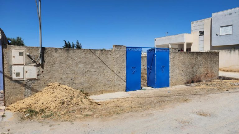 Terrain de 300m &agrave; mornaguia cl&ocirc;tur&eacute;