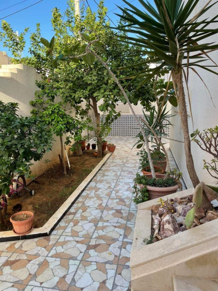 Villa rdc et cave &agrave; sahloul3 pr&ecirc;te &agrave; habiter