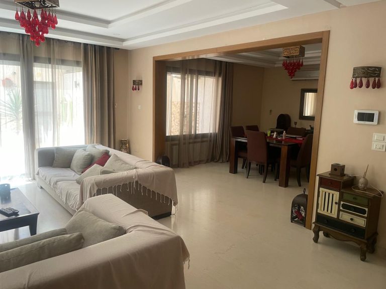 Triplex avec piscine &agrave; cit&eacute; el khalil