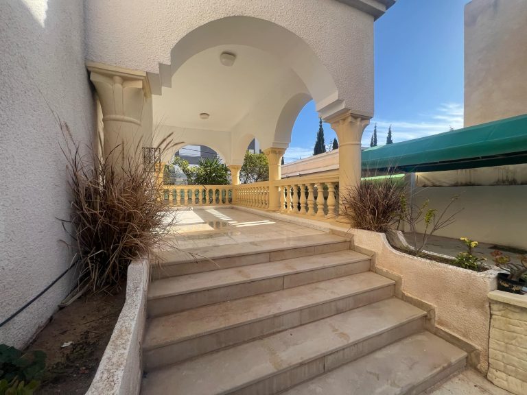 V524 villa phenicia belle villa