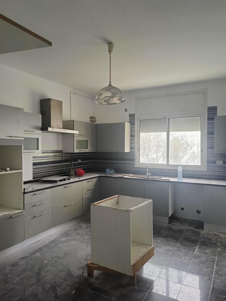 Une maison sur deux niveaux ind&eacute;pendant