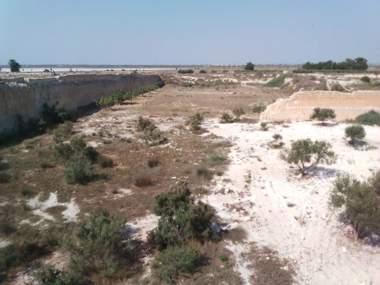 Terrain a 61m de la plage