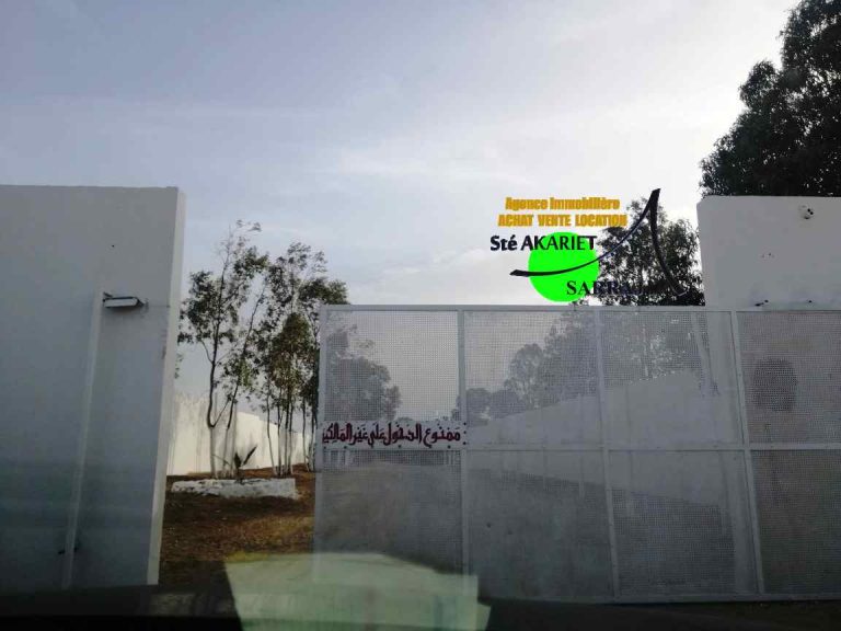 Terrain cl&ocirc;tur&eacute; 590m &agrave; 1km de la plage hergla