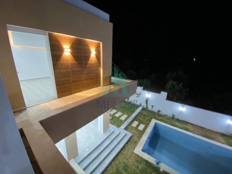 Villa de standing avec piscine &agrave; hammamet