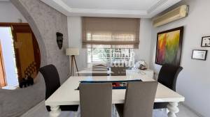 Villa de 380m sur terrain de 849 m