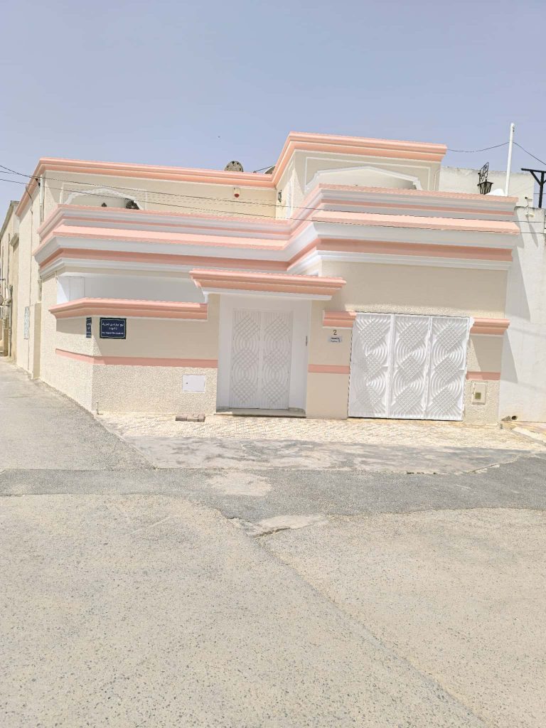 Belle maison 230 m2 salon et 5 ch plus terrasse