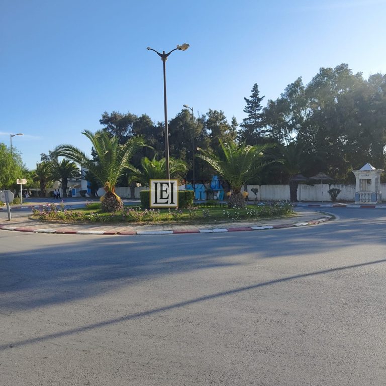 Terrain exceptionnel de 2300 m2 pour promoteur