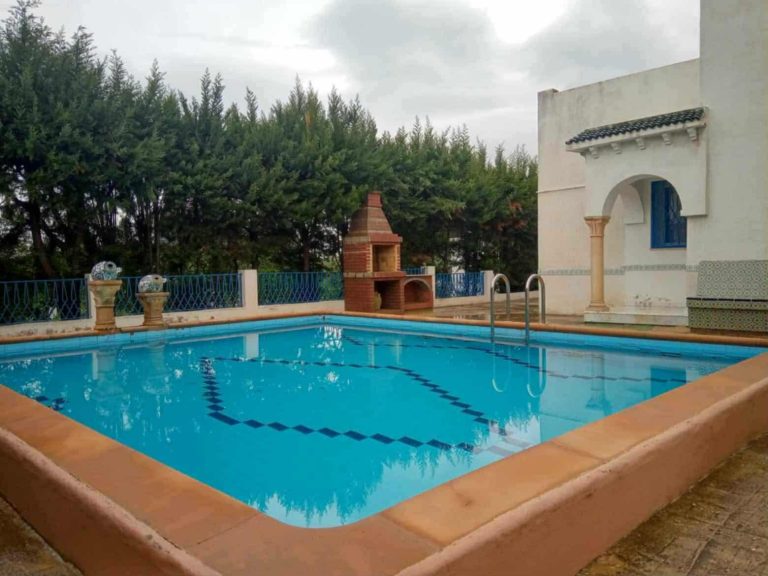 Villa de 500 m2 b&acirc;tie sur un terrain agricole