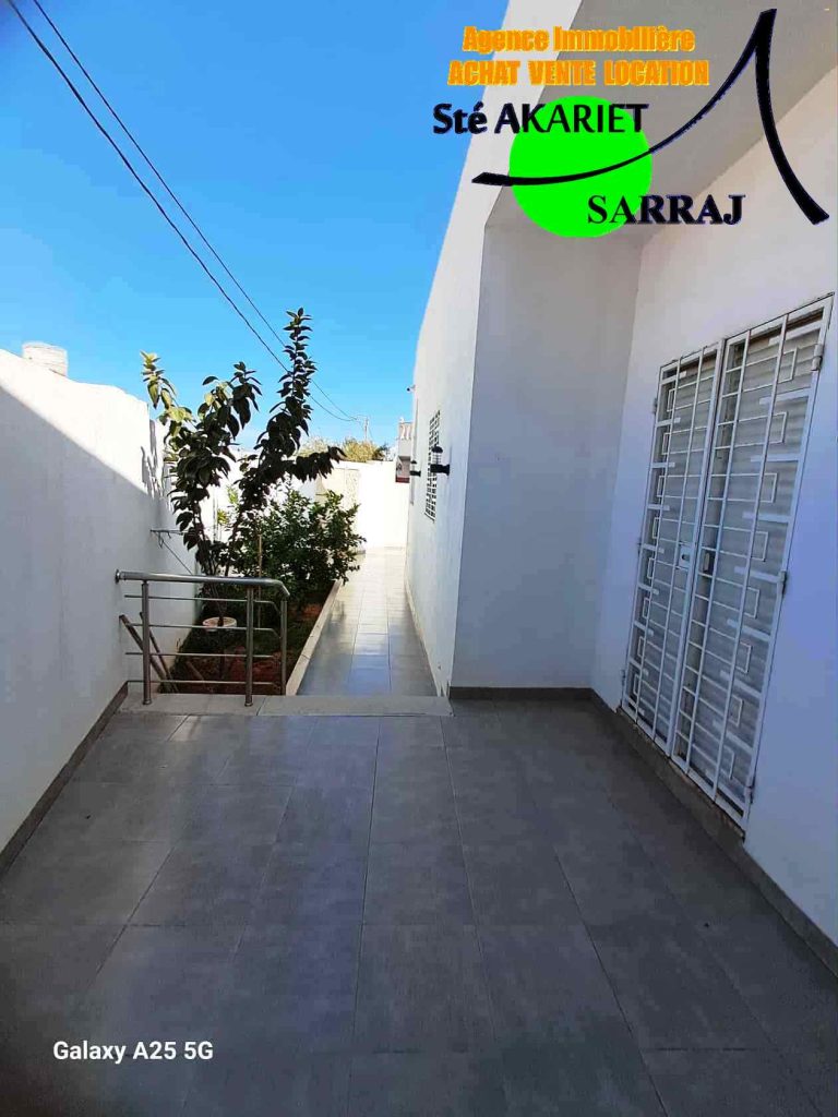 Nouvelle villa à khzema ouest pas loin hamadi abid