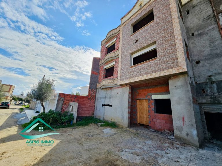 Vt971 maison inachev&eacute;e &agrave; cit&eacute; mird&egrave;s kelibia