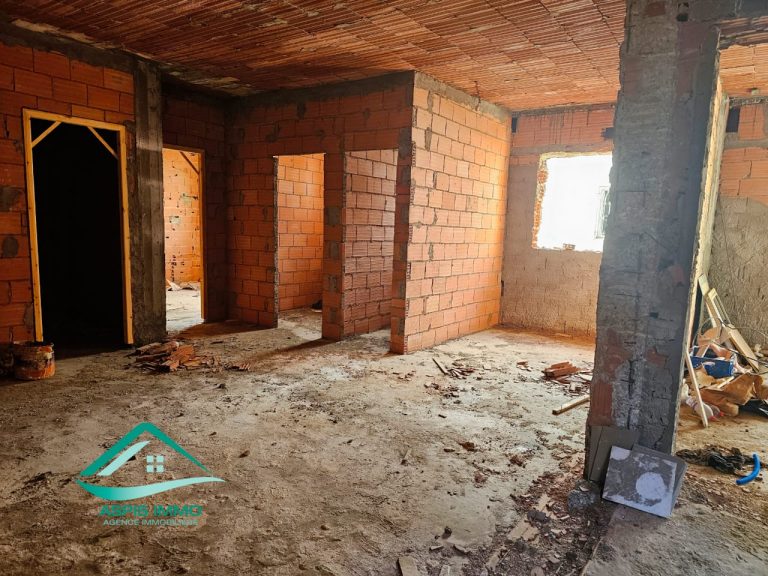 Vt971 maison inachev&eacute;e &agrave; cit&eacute; mird&egrave;s kelibia
