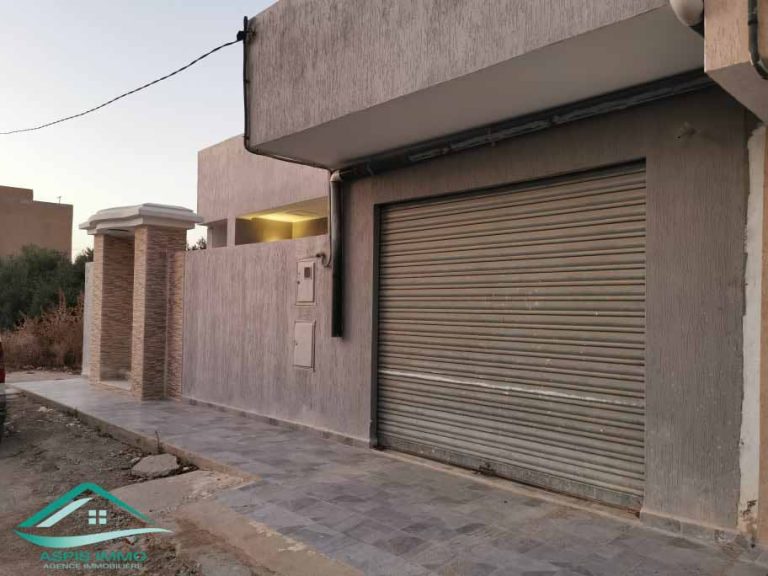 Vt984 maison 182 m2 &agrave; cit&eacute; ksibah kelibia