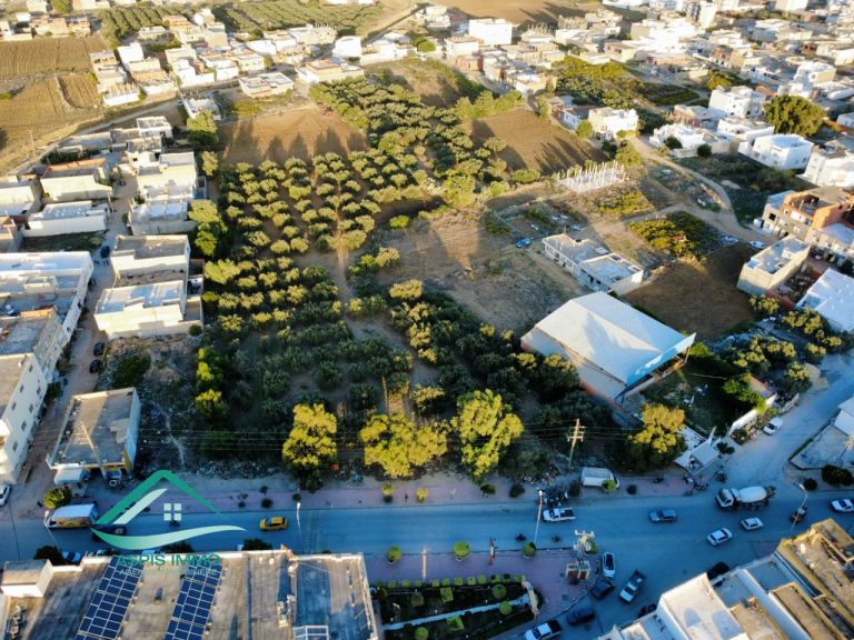 Vt684 terrain commercial 13500 m2 &agrave; kelibia