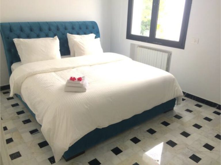 Villa moderne enti&egrave;rement renov&eacute;e