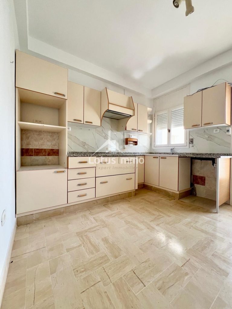 Appartement s4 &agrave; ennasr 1