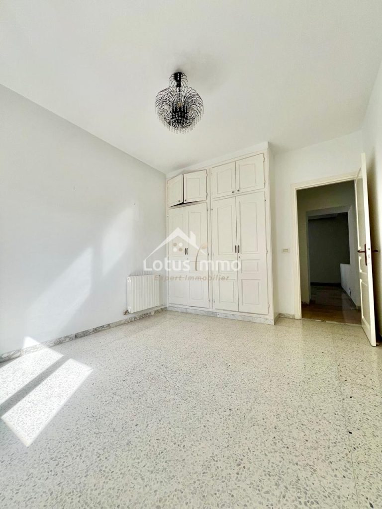 Appartement s4 &agrave; ennasr 1