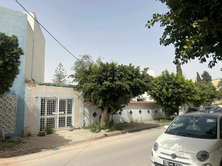 Vend villa 2 &eacute;tages s&eacute;par&eacute;