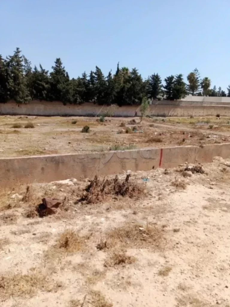 Terrain emplacement demand&eacute; cot&eacute; clinque soukra