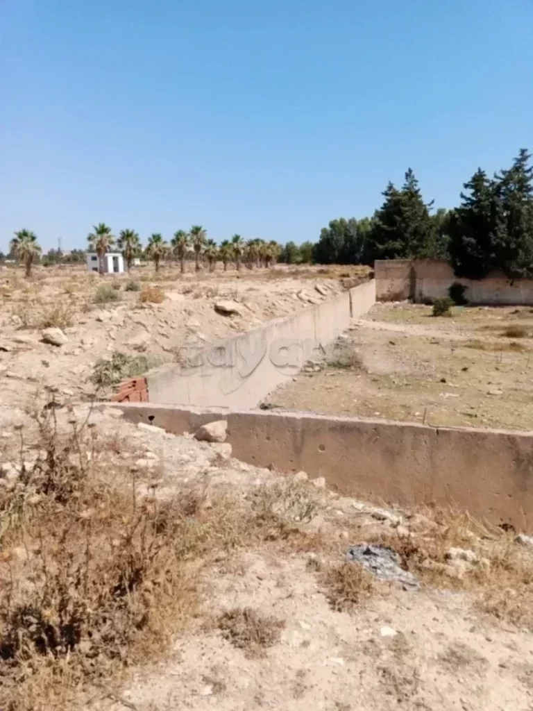 Terrain emplacement demand&eacute; cot&eacute; clinque soukra