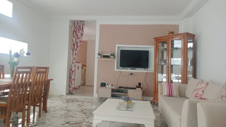 Maison pr&eacute;s de toutes les commodit&eacute;s