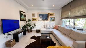 Villa de 380m sur terrain de 849 m