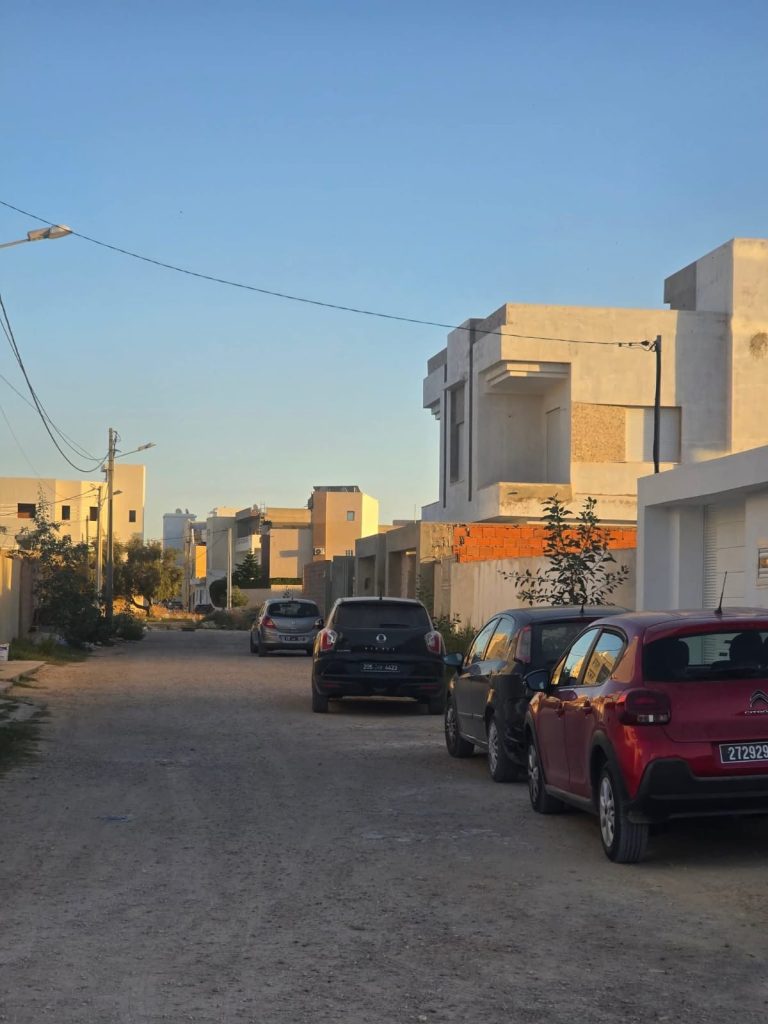 Terrain de 496 m a khezama sousse