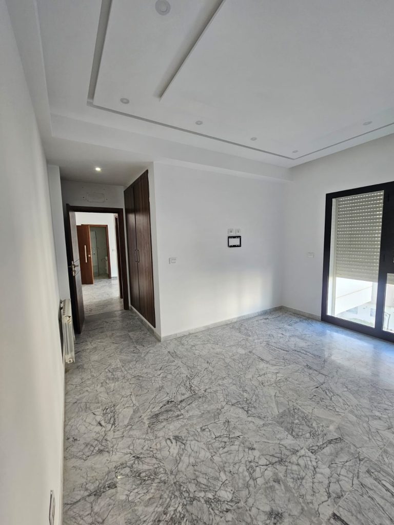 S plus deux bien ensoleillé à la nouvelle soukra