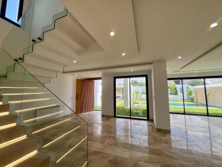 V557 villa brune hammamet k