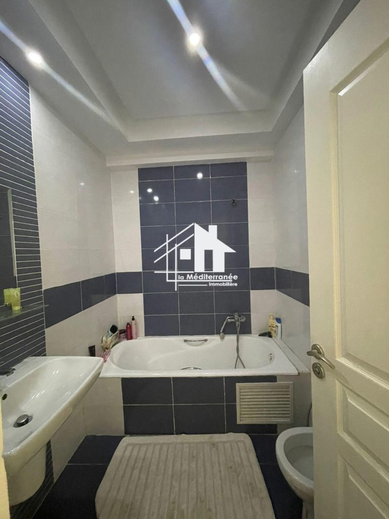 Un appartement s3 au bardo 2 ras tabia