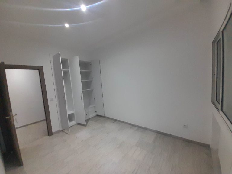 Appartement au rdc avec une terrasse