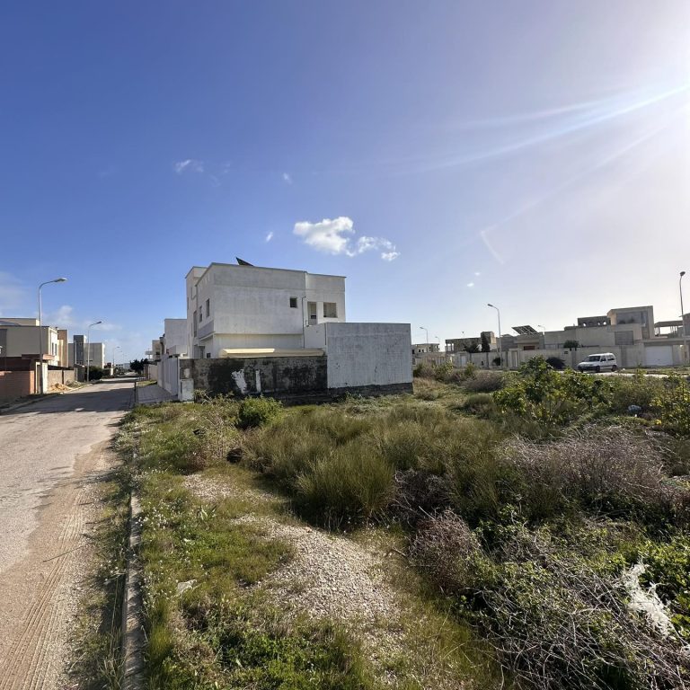 Terrain de 631 m2 double fa&ccedil;ade