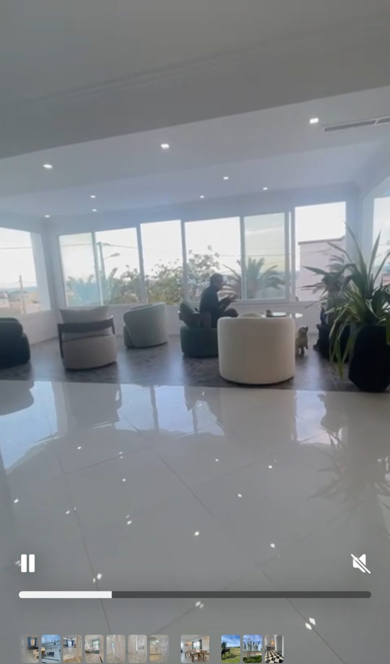 Villa de luxe tres haute gamme titre bleu