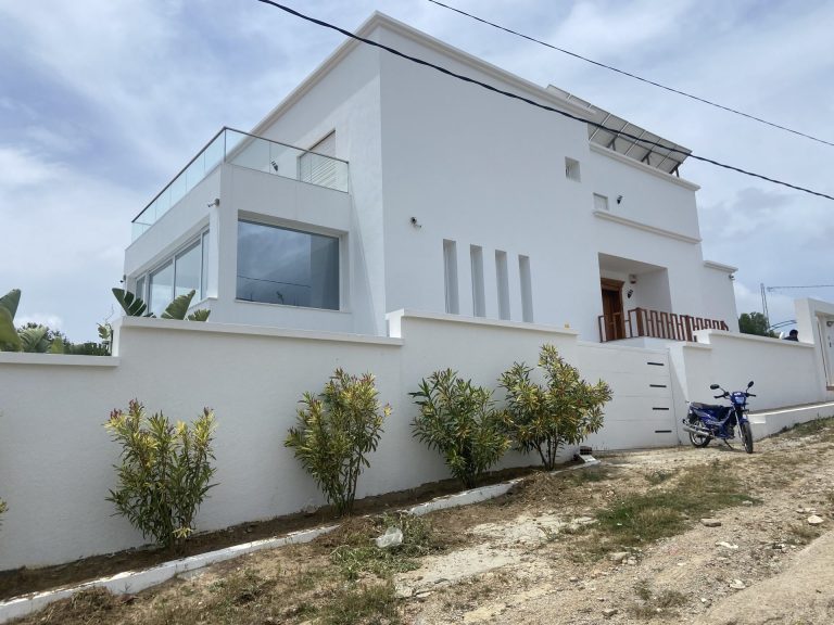 Villa de luxe tres haute gamme titre bleu